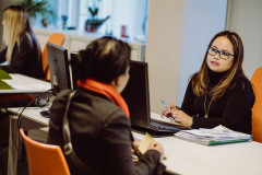 Werkneemster LBM staat huishoudhulp bij